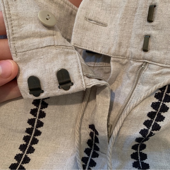 Loft linen embroidered shorts - size 0 - Picture 2 of 9
